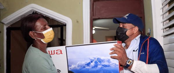 RD celebra. Sorprenden a madre de velocista Marileidy Paulino quien hizo historia en Juegos Ol&iacute;mpicos