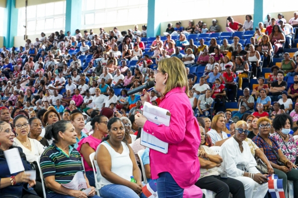 Más de 31 mil mujeres beneficiadas en programa especial del Plan de Asistencia Social en mes de las madres