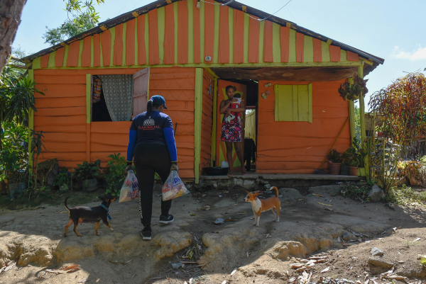 Plan Social entrega alimentos a más de 7 mil familias en zonas fronterizas